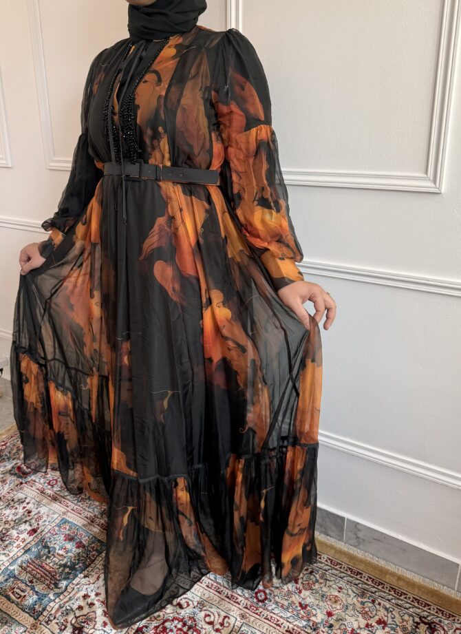 Robe en mousline avec doublure soi imprimé noir – Image 2