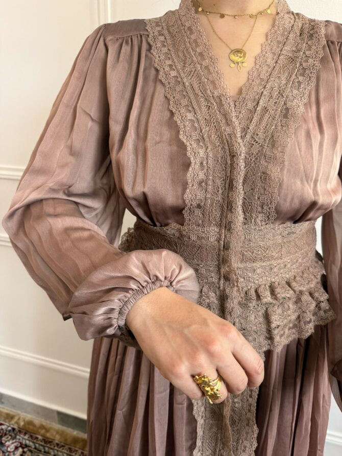 Robe de en mousline et  dentelle avec doublure – Image 3